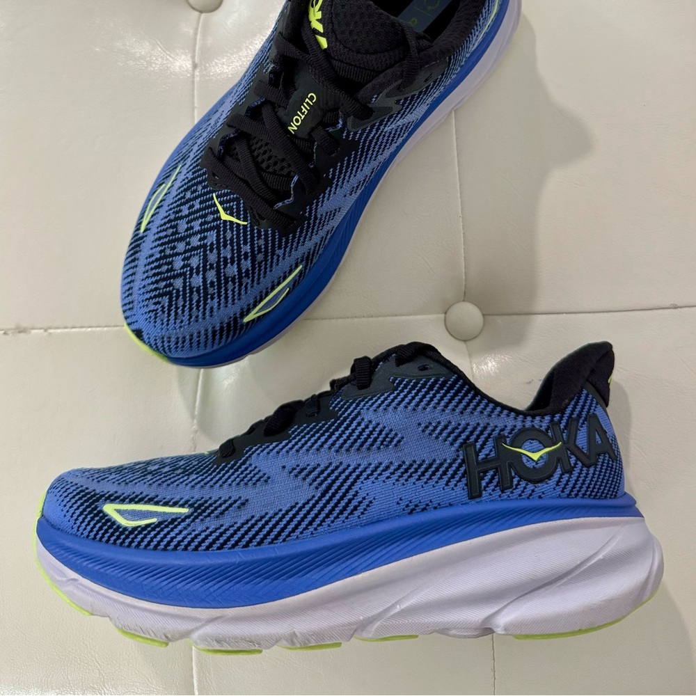 HOKA Clifton 9 Women's running shoes